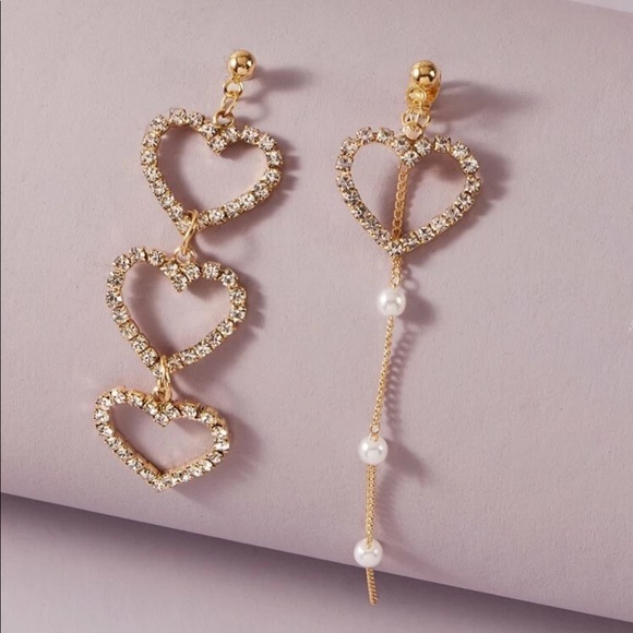 •Crystal• Asymmetrical Heart Earrings - Picture 2 of 3